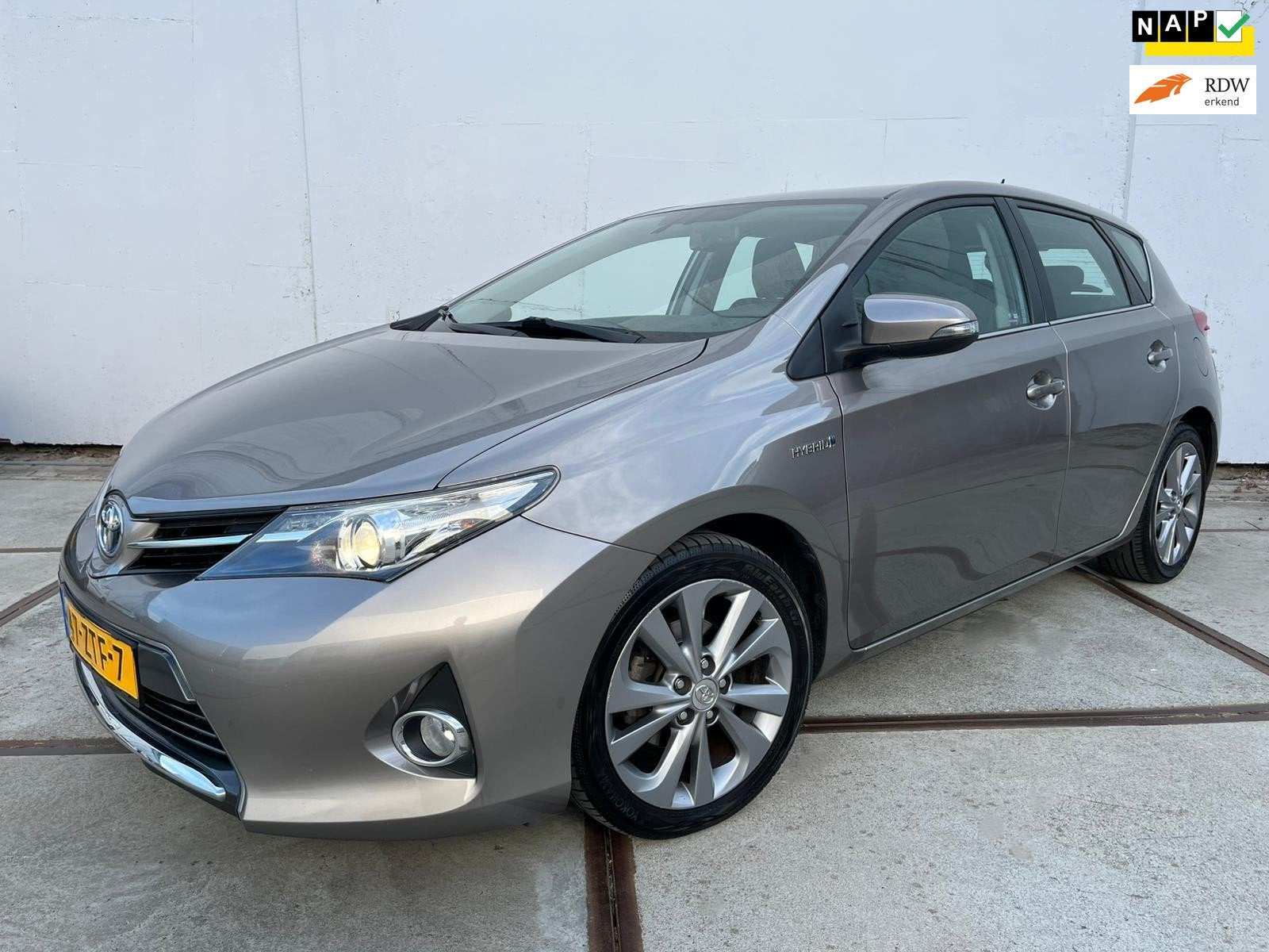Toyota Auris 1.8 Hybrid Dynamic 5drs - camera - clima - crui, Auto's, Toyota, Euro 5, Stof, Gebruikt, 4 cilinders