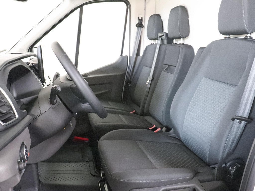 Ford Transit 310 2.0 TDCI L2H2 Trend Automaat Airco Navigati, Auto's, Bestelauto's, Stof, Euro 6, 4 cilinders, 129 pk