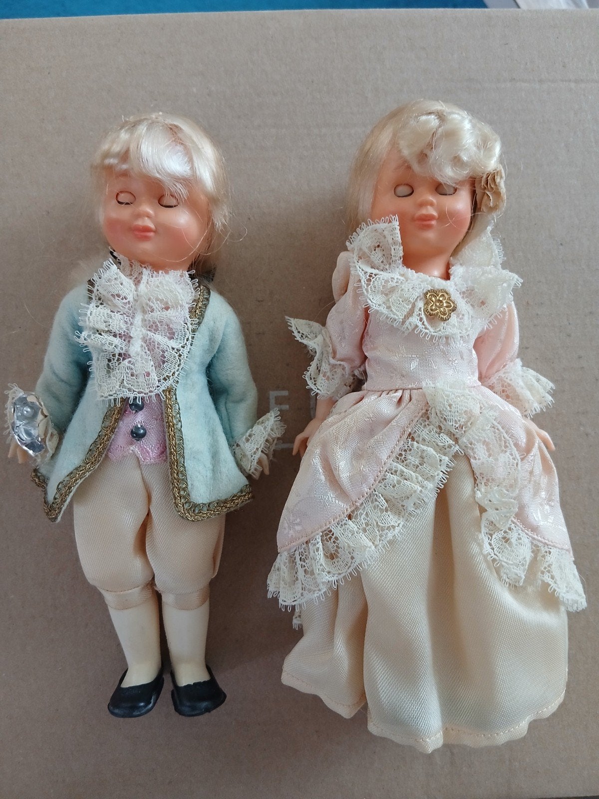 Vintage poppenpaar in Rococo kleding - Jongen en Meisje, Verzamelen, Ophalen of Verzenden, Gebruikt, Pop