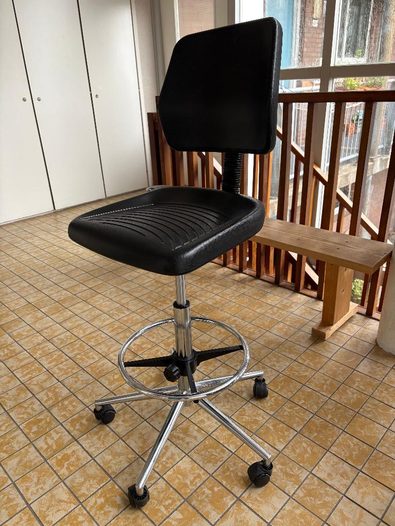 TOP DEAL - Labstoel van hoog naar laag - 44cm to 82 cm, Ophalen, Balstoel, Zwart, Zo goed als nieuw
