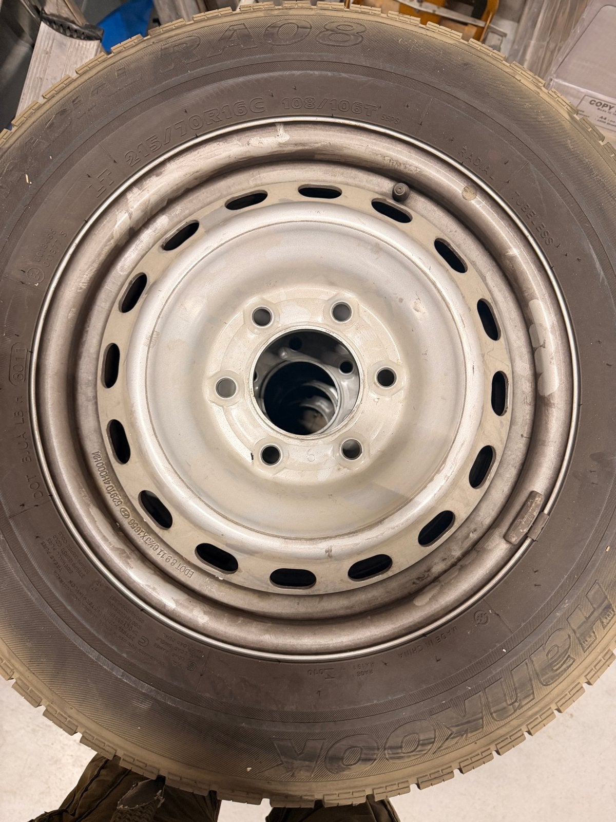 Set van 4 Hankook banden  op stalen velgen 215/70R16C, Auto-onderdelen, Banden en Velgen, 16 inch, Banden en Velgen, Bestelwagen