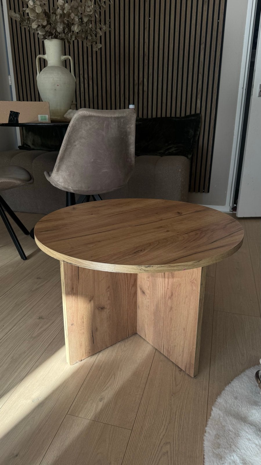 Ronde salontafel van eikenhout, JYSK / KALVEHAVE, Ophalen, 50 tot 100 cm, Zo goed als nieuw, 5 – 50