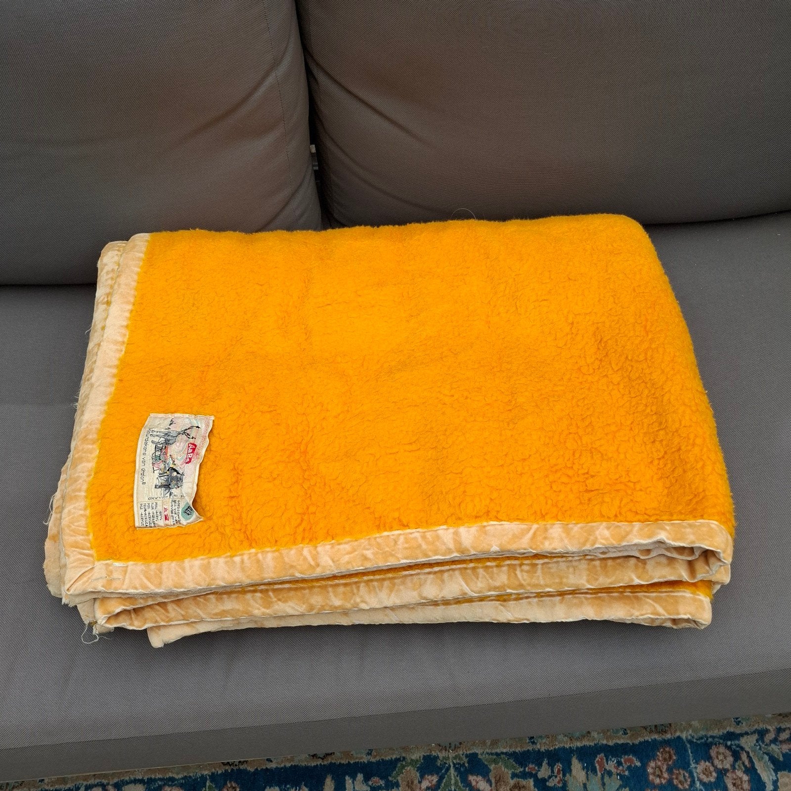 Retro dralon oranje AaBe deken woonplaid woondeken plaid 240, Huis en Inrichting, Slaapkamer | Beddengoed, Verzenden, Gebruikt