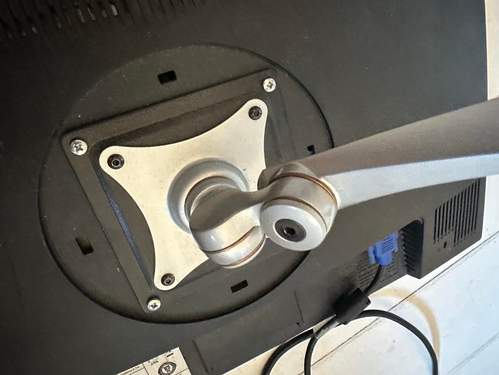 Monitorarm inclusief monitor en bedrading, Ophalen