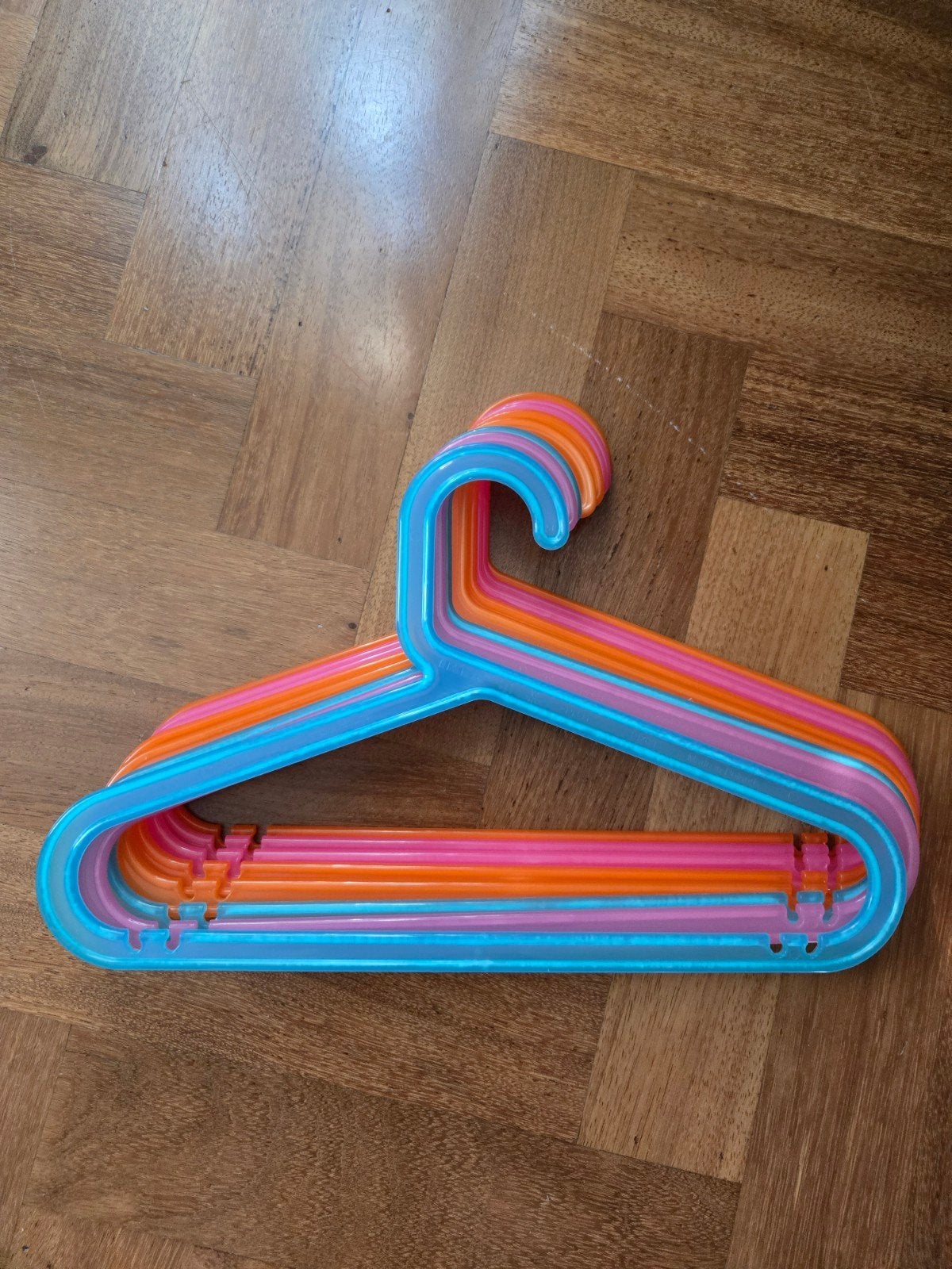IKEA BAGIS kinderkleerhangers - 8 stuks, Kleding | Dames, Kledinghangers, Ophalen of Verzenden, Gebruikt, Kunststof, Kinderen