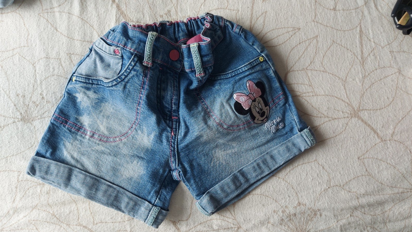 Leuke Minnie Mouse korte broek, Kinderen en Baby's, Kinderkleding | Maat 134, Ophalen, Meisje, Broek