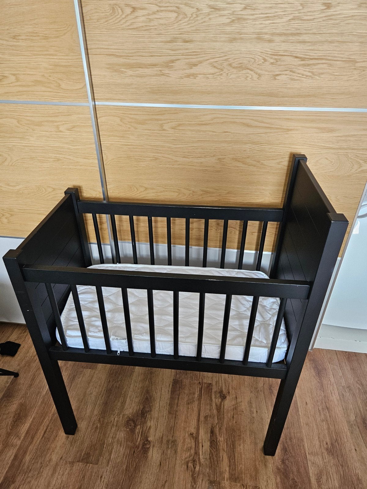 Kidsmill Wiegje Zwart met Matras, Kinderen en Baby's, Babywiegjes en Ledikanten, Ophalen, Gebruikt, Wieg
