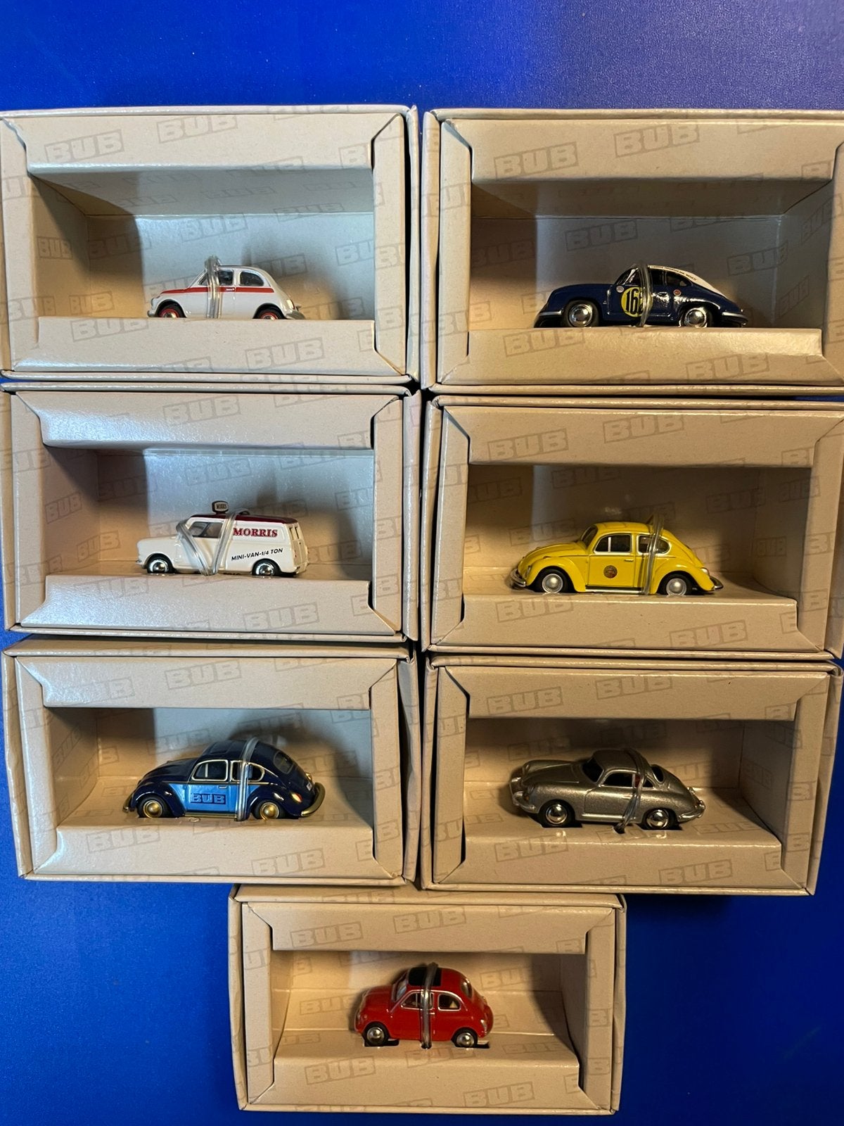 BUB, 2x Fiat 500, 2x Porsche 356, Moris Mini, 2x VW Beetle, Hobby en Vrije tijd, Modeltreinen | H0, Overige merken, Verzenden