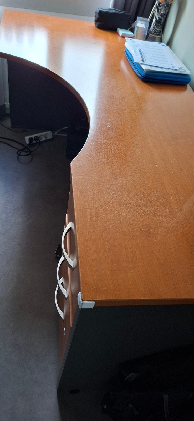 Ruim hoekbureau met lades - ideaal voor thuiskantoor, Huis en Inrichting, Ophalen, Met lades, Gebruikt, Hout