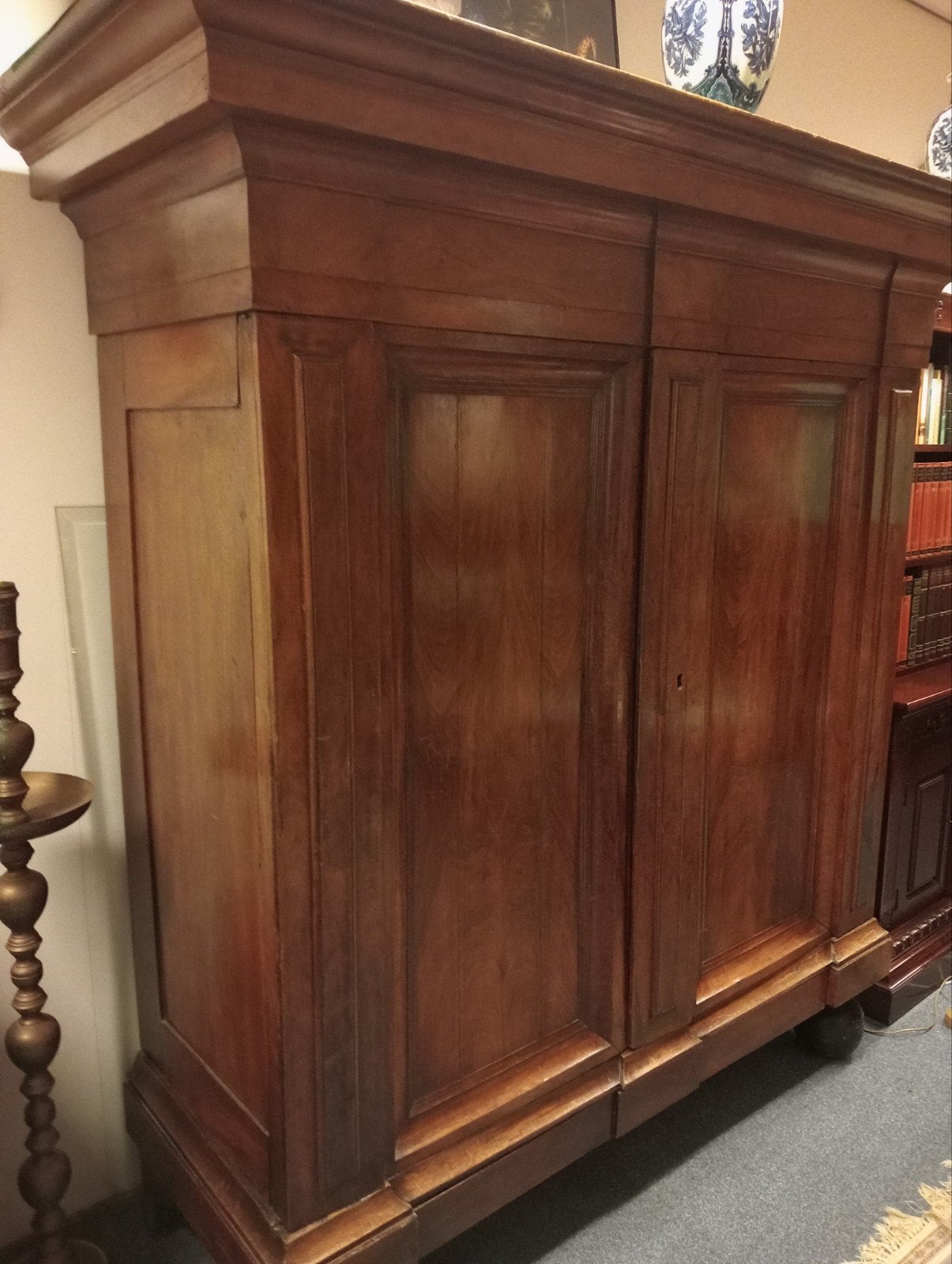 Antieke mahoniehouten pastoors kast in zeer goede staat, Antiek en Kunst, Ophalen of Verzenden
