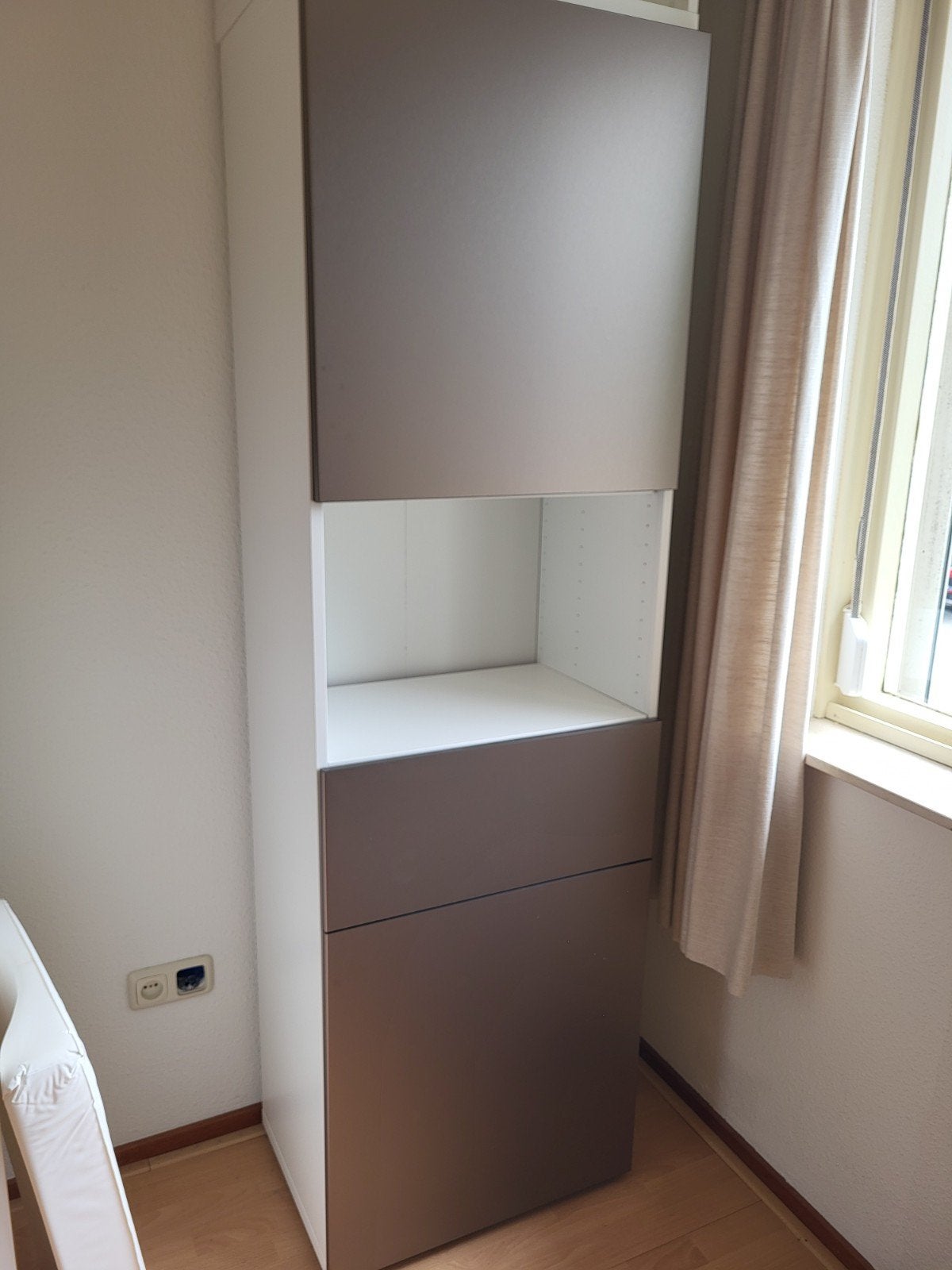 Ikea BESTA kast met bronzen deuren en lade, 195x60x40 cm, Ophalen, Zo goed als nieuw