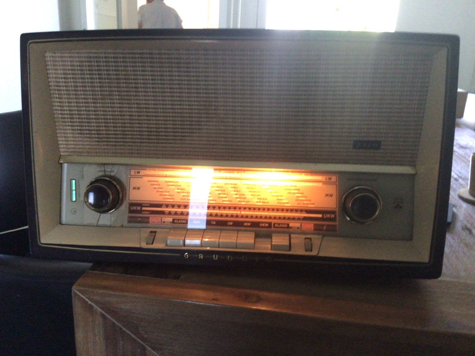 Vintage Grundig 2320 buizenradio - Werkend en verlicht, Audio, Tv en Foto, Radio's, Ophalen, Gebruikt, Radio