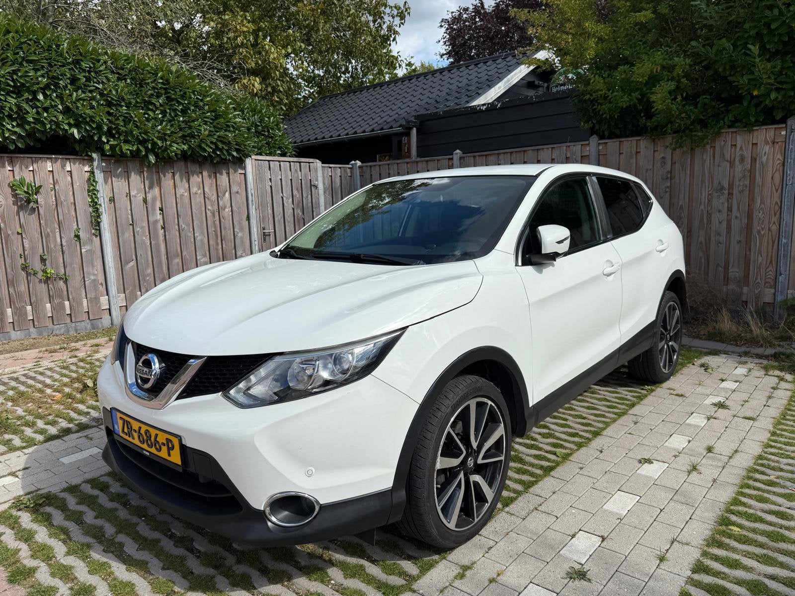 Nissan Qashqai 1.2 DIG-T X-Tronic Automaat N-Connecta – 2016, Auto's, Automaat, 680 kg, 4 cilinders, Wit