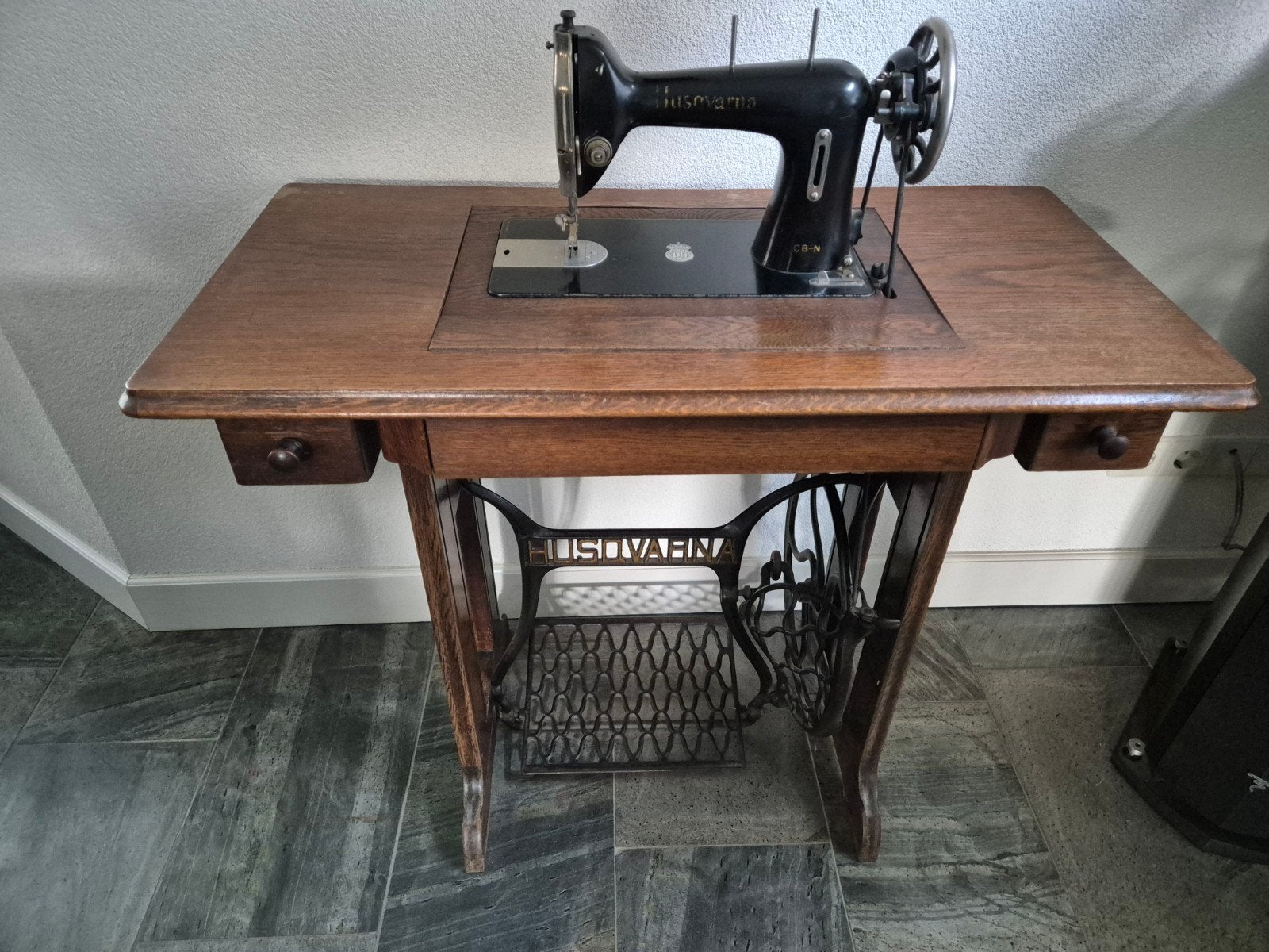 Husqvarna antiek naaimachine, Ophalen