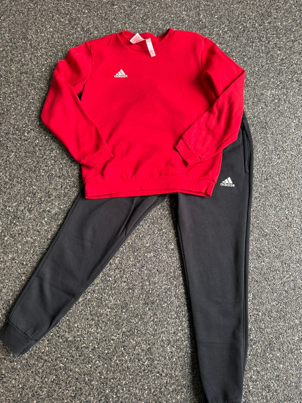 Adidas Joggingpak maat 152, Ophalen, Zo goed als nieuw, Jongen, Setje