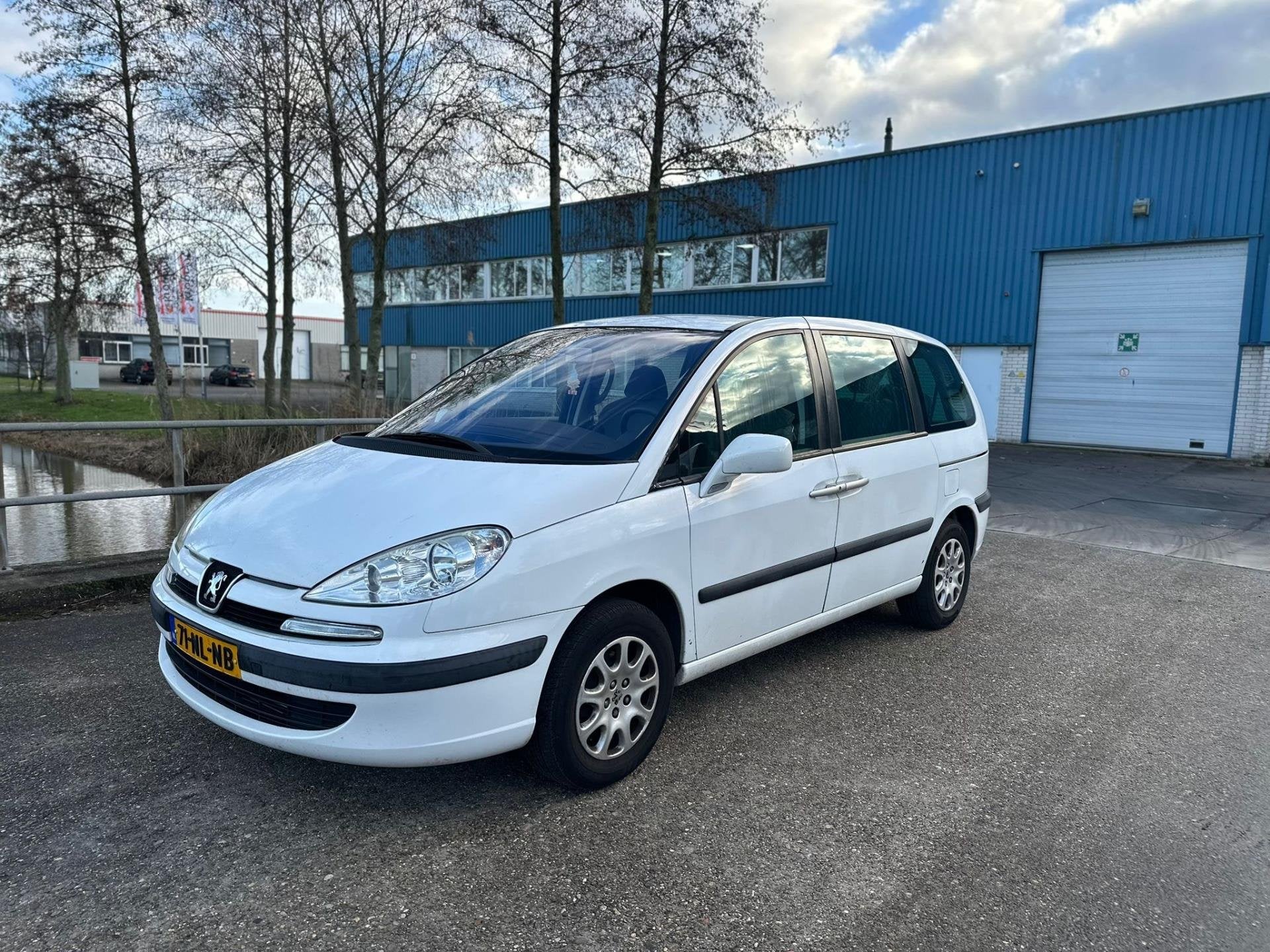 Peugeot 807 2.2 SR 7 persoons Airco! schuifdeuren 1 jaar APK, Auto's, Peugeot, Voorwielaandrijving, Gebruikt, 4 cilinders, Wit