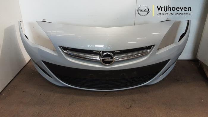 Voorbumper van een Opel Astra (Astra J 10-) (Z187), Auto-onderdelen, Gebruikt, -, -, Opel