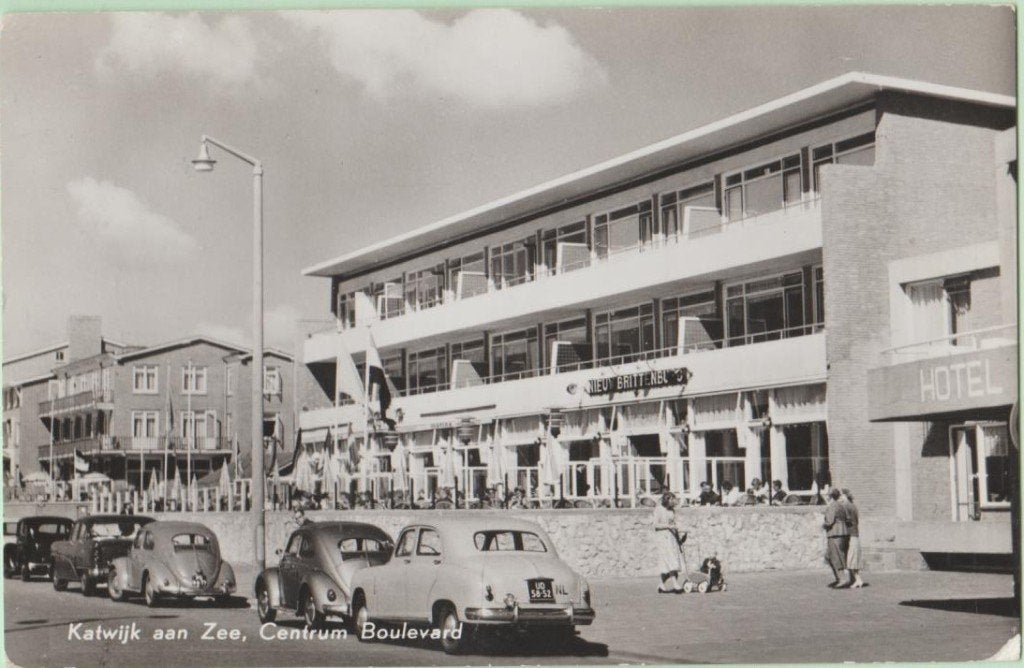 Katwijk aan Zee Centrum Boulevard 1959 auto's o.a. VW Kever, Ophalen, 1940 tot 1960, Gelopen, Zuid-Holland