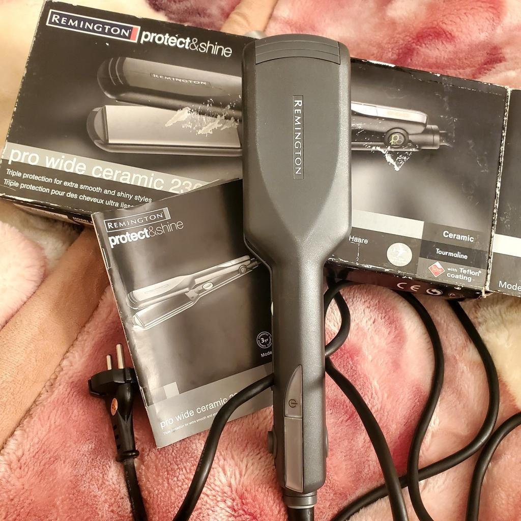 Remington Protect & Shine Pro Wide Ceramic 230 Stijltang, Ophalen, Zo goed als nieuw, Haarverzorging