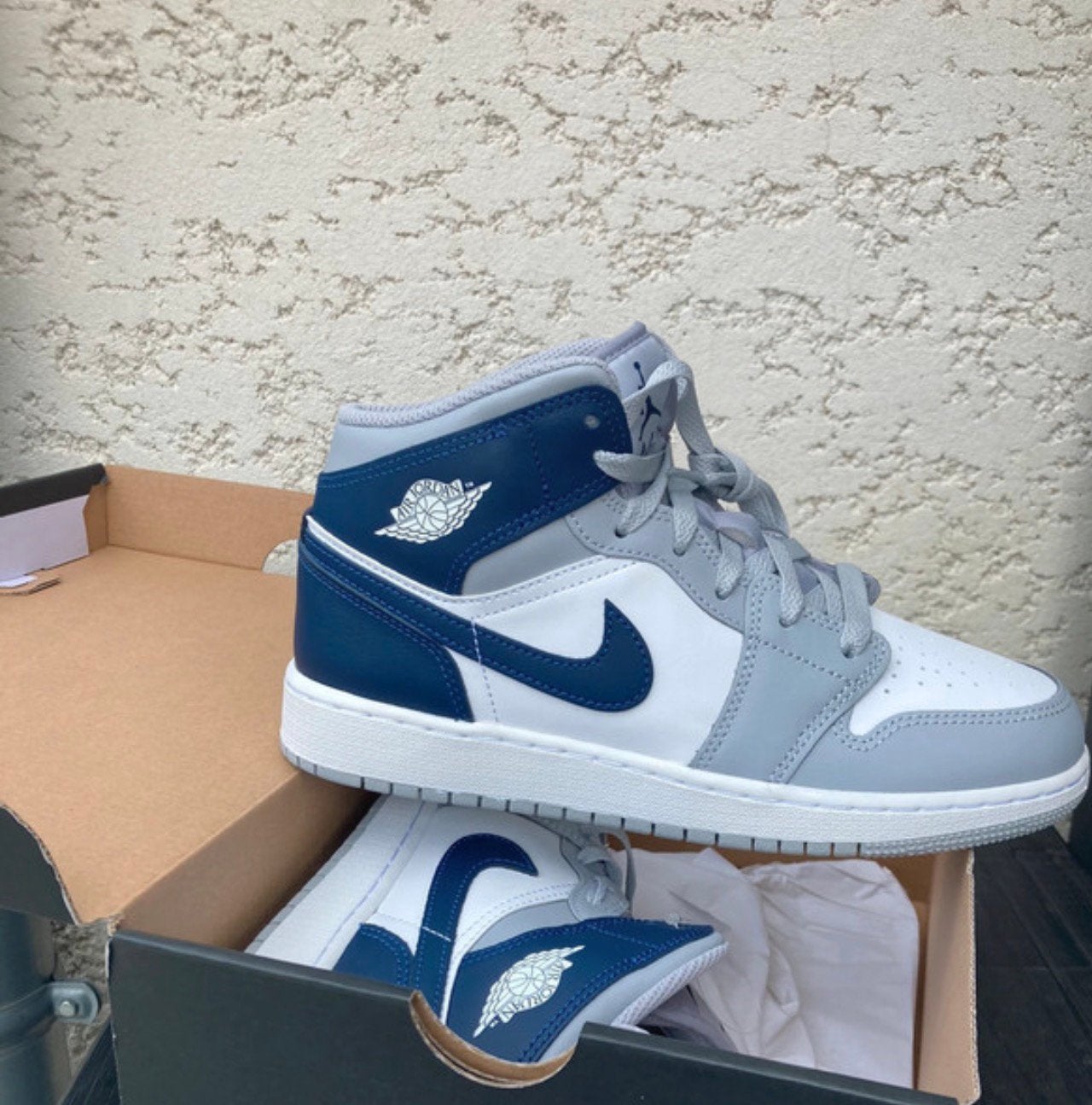 Nieuw- Jordan Air 1 Mid Nike sneakers maat 36, Ophalen, Zo goed als nieuw, Jongen of Meisje, Schoenen