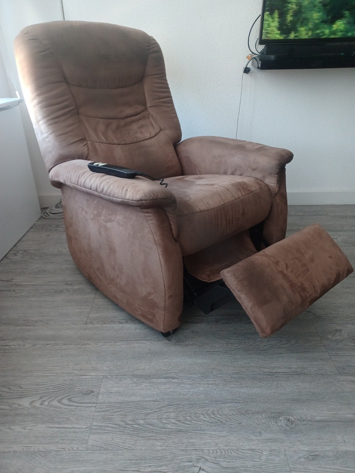 Comfortabele relaxfauteuil met sta-op functie, Gebruikt, Modern, Comfort, 75 tot 100 cm, Ophalen of Verzenden