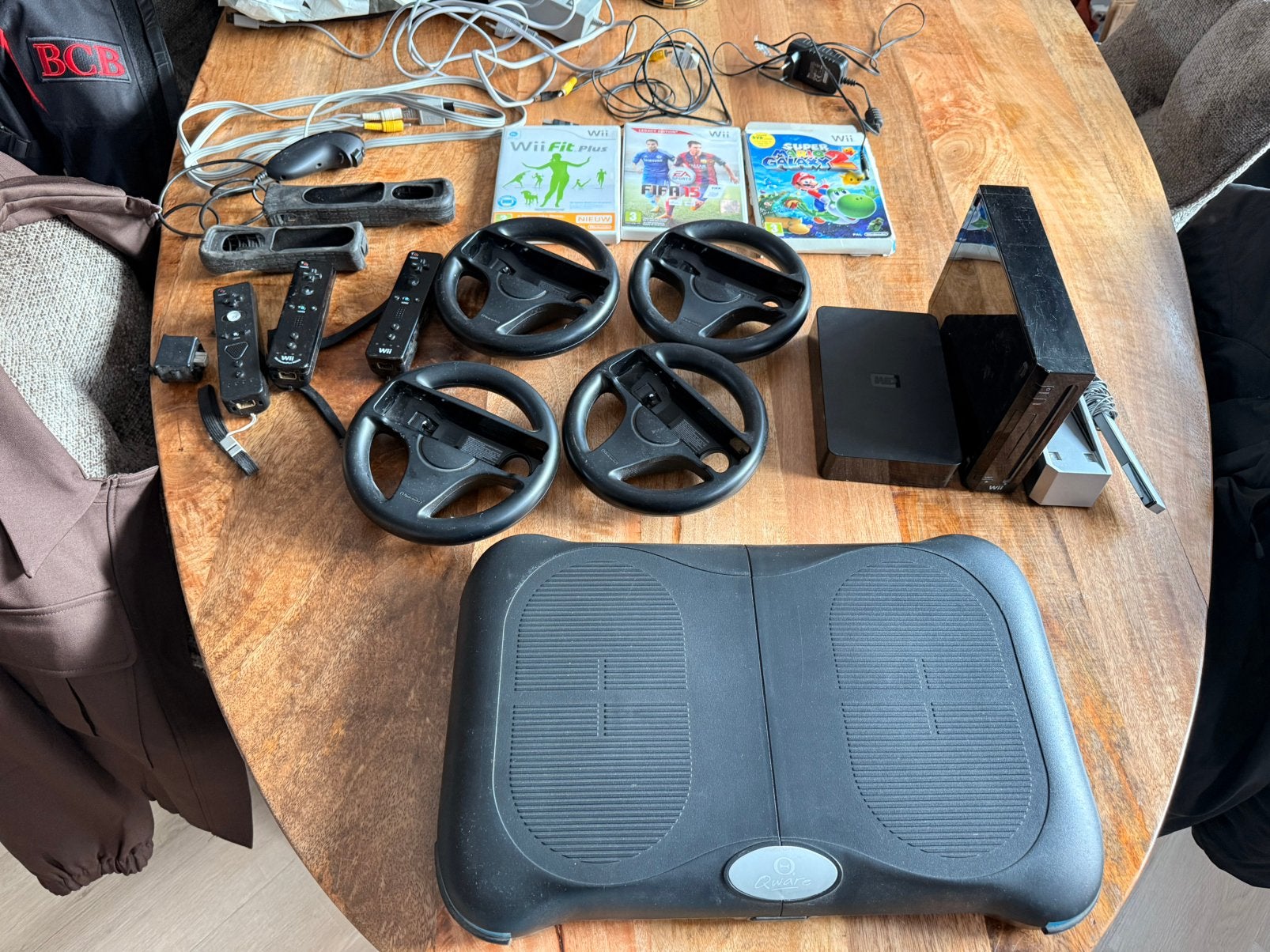 Wii, met veel spellen, Spelcomputers en Games, Verzenden, Gebruikt, Met 3 controllers of meer, Met games