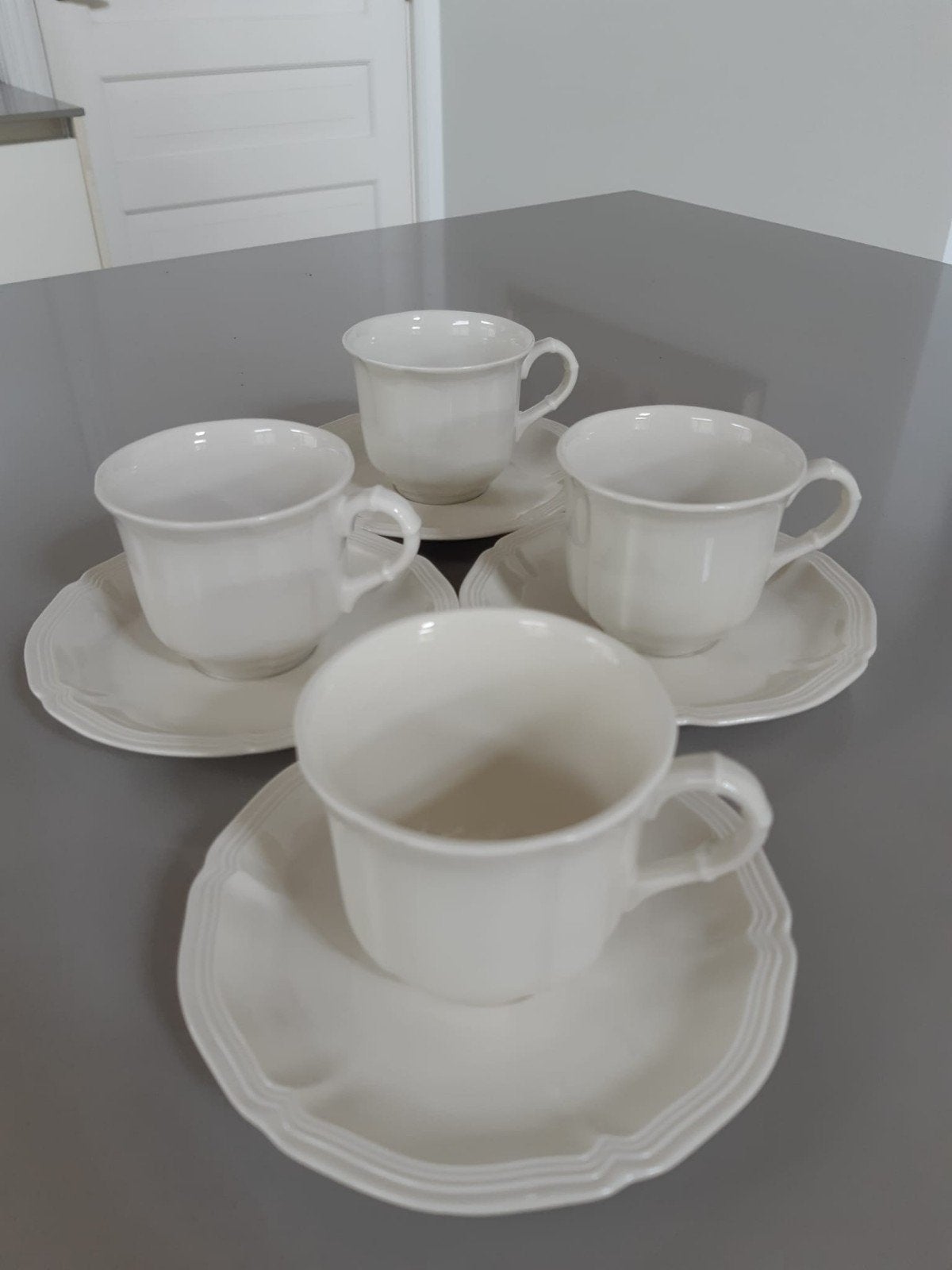 Koffiekoppen met schotels Villeroy en Boch Manoir, Huis en Inrichting, Keuken | Servies, Ophalen of Verzenden, Zo goed als nieuw