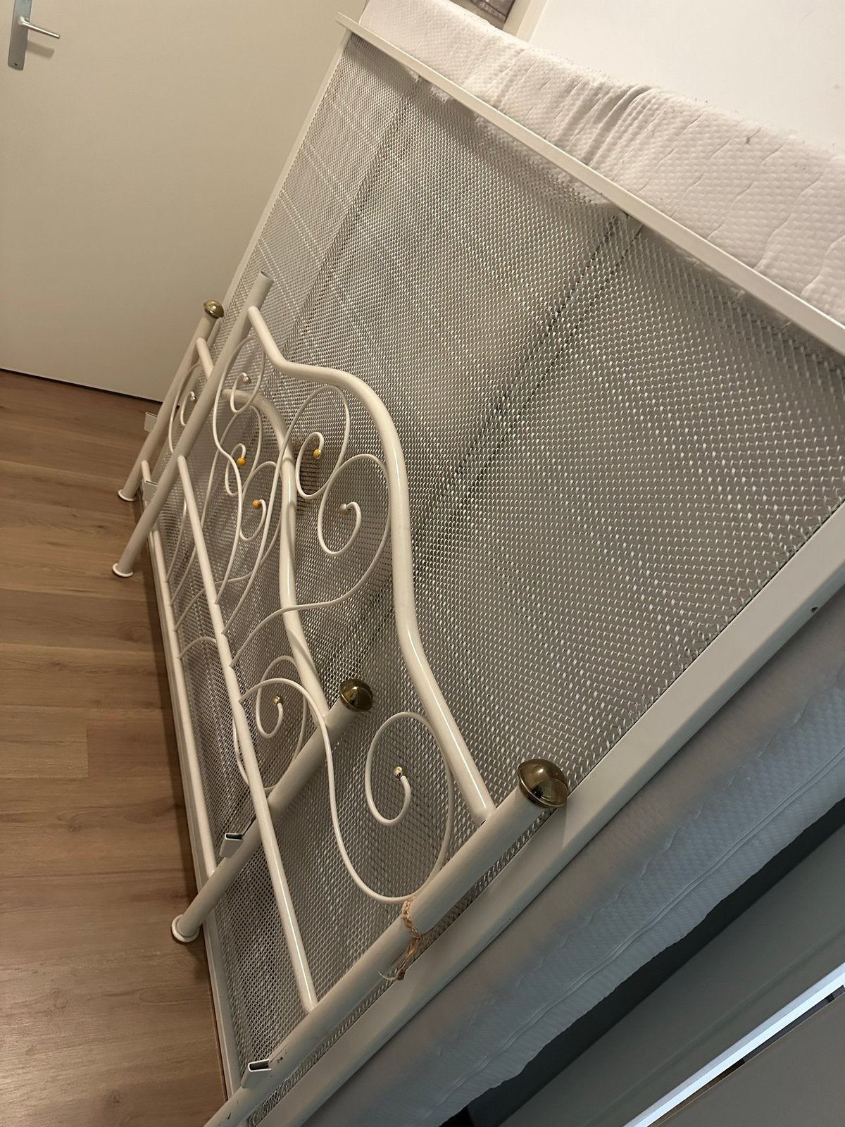 Wit metalen bed 160x200 cm met matras, Ophalen, Gebruikt, Wit, Tweepersoons