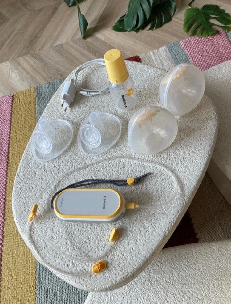Medela freestyle - complete elektrische borstkolf, Gebruikt, Medela, Borstkolf, Ophalen of Verzenden