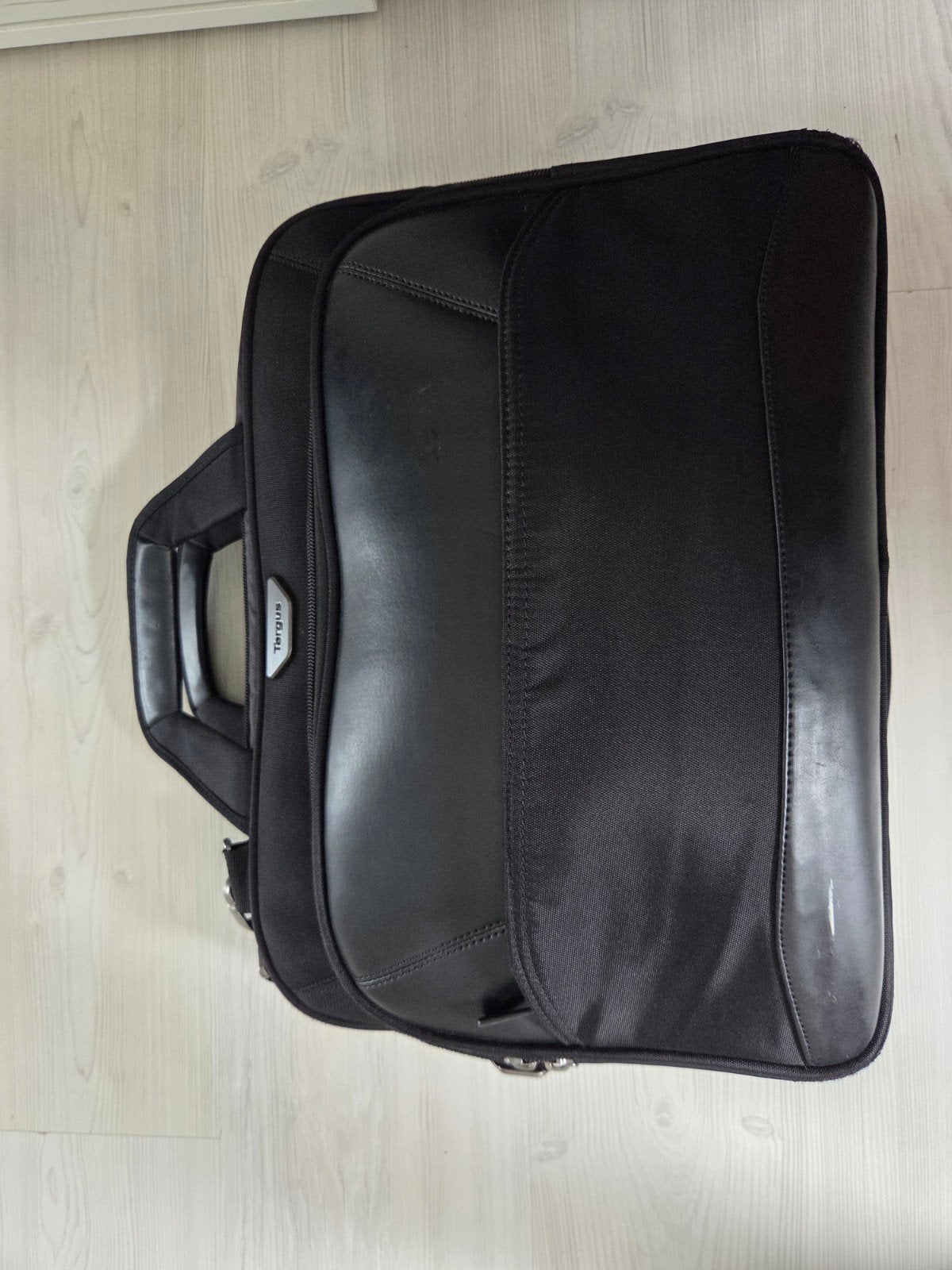Targus laptoptas - Ruim en functioneel, Ophalen of Verzenden, 17 inch of meer, Gebruikt, Overige typen