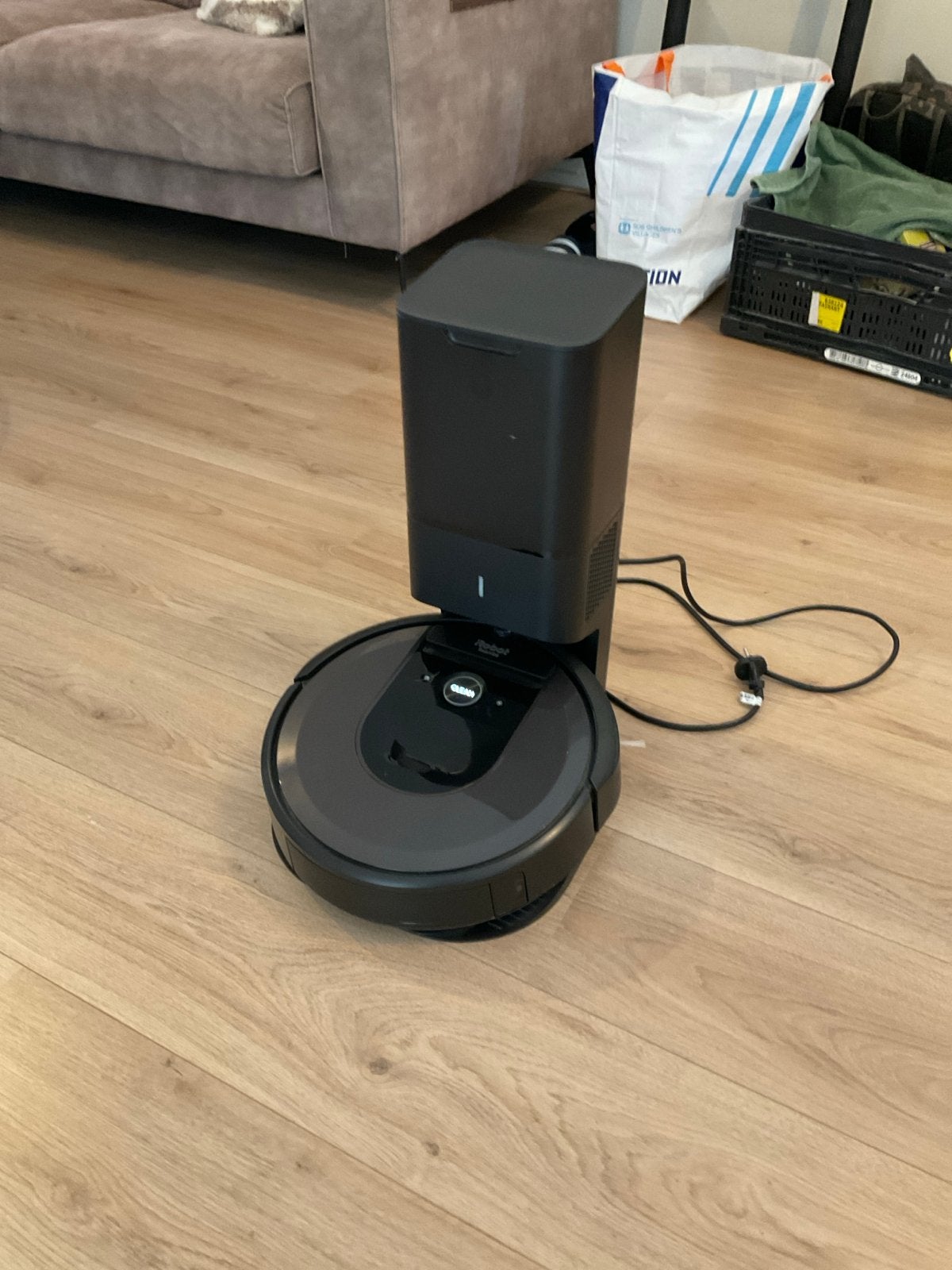 iRobot Roomba i7 Robotstofzuiger met laadstation, IRobot, Oplaadstation, Zo goed als nieuw, Robotstofzuiger