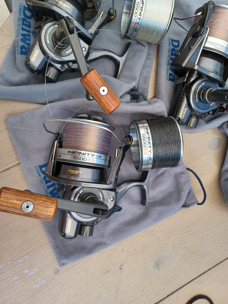 daiwa infinnety x 5500 br 4 maal in de aanbieding, Ophalen of Verzenden, Zo goed als nieuw, Molen