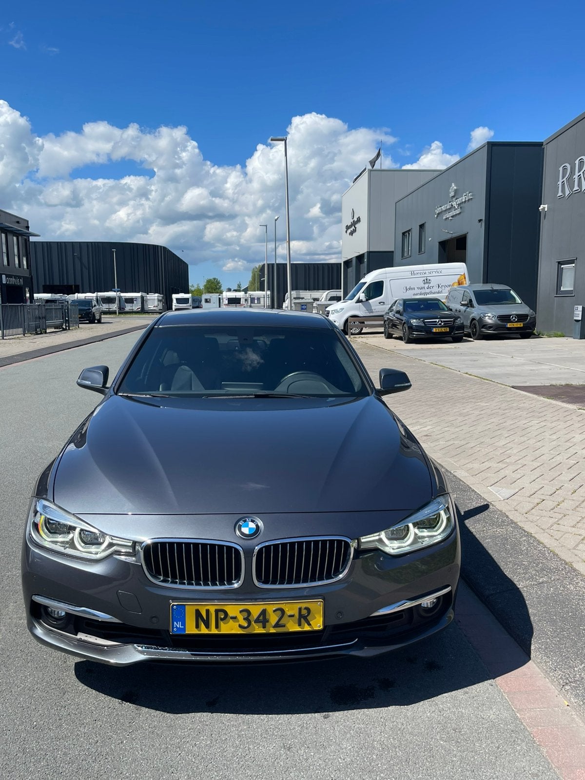 BMW 3-Serie 320i 184pk Aut 2017 Grijs, Auto's, 1998 cc, Achterwielaandrijving, 1800 kg, 4 cilinders