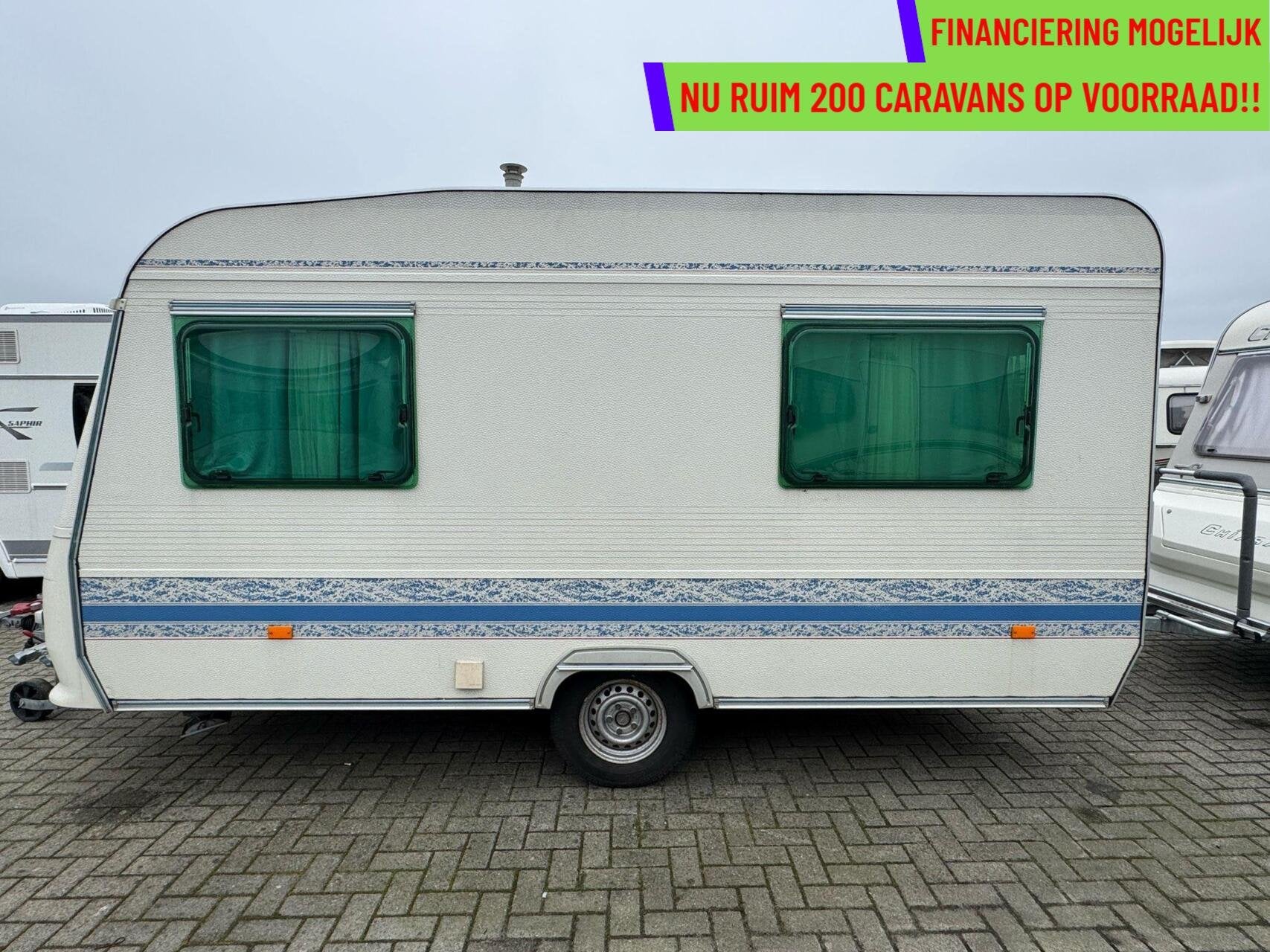 Adria UNICA 390 DS DINETTE + TREINZIT + (OUTLETPLEIN), Caravans en Kamperen, Serviceluik, Bedrijf, Tot en met 3, Adria