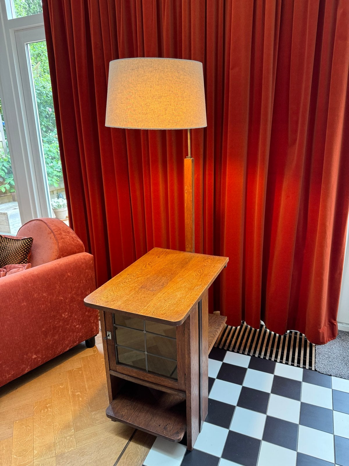 Art Deco bijzettafel met lamp, eiken, glas-in-lood deurtje, Antiek en Kunst, Antiek | Lampen, Ophalen