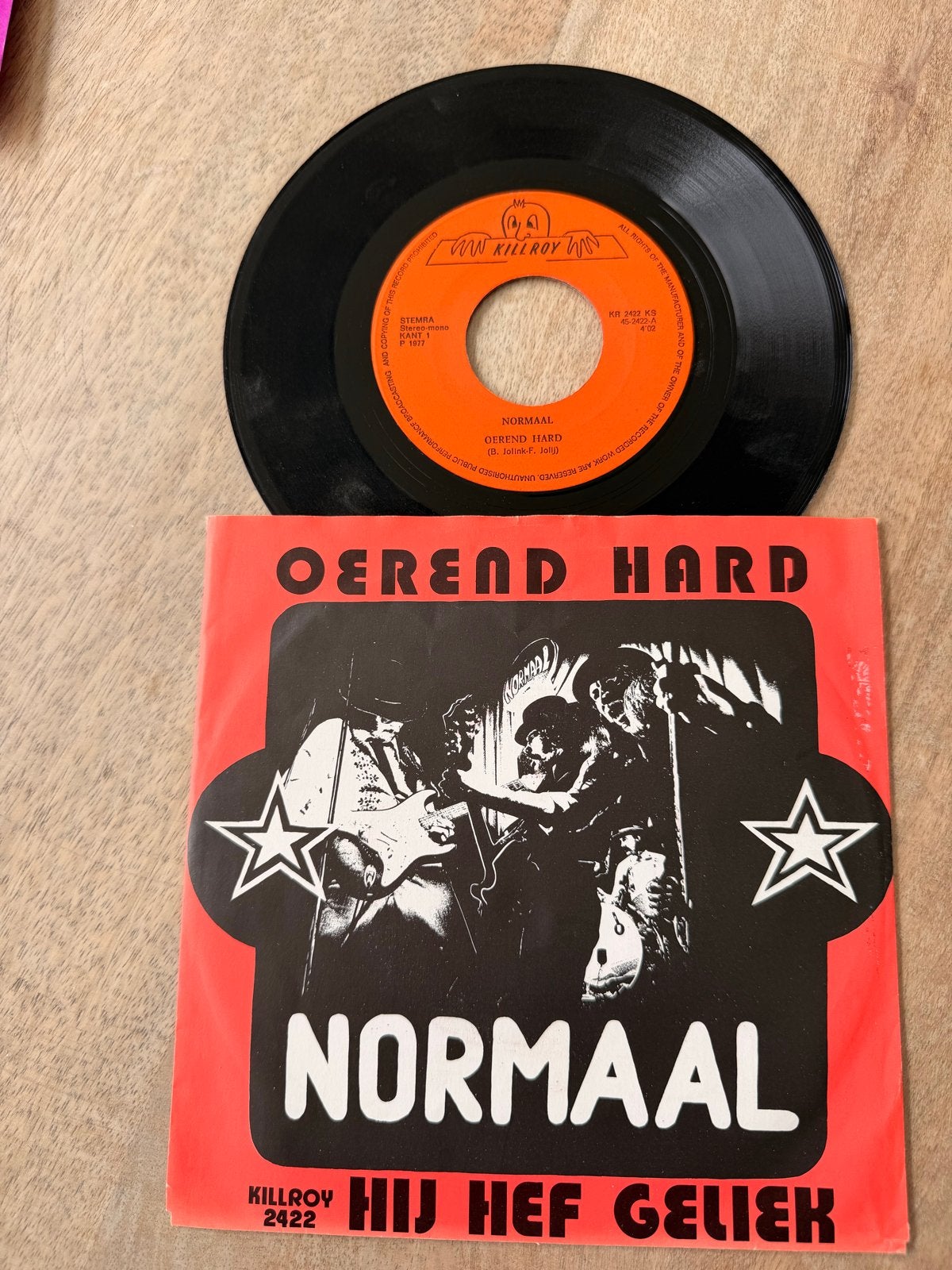 Normaal - Oerend Hard / Hij Hef Geliek (7 inch vinyl), Cd's en Dvd's, Vinyl Singles, Gebruikt, Originele persing, 7 inch, Ophalen of Verzenden