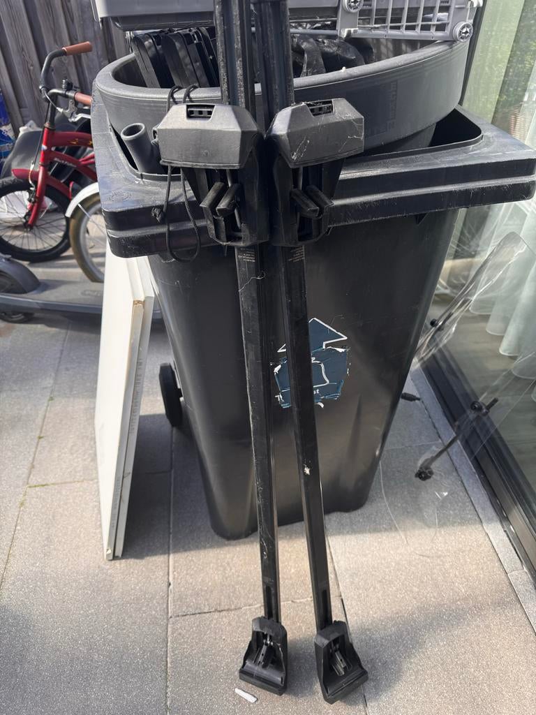 Dakdragers voor auto met dakrails - mist één rubber, Ophalen, Gebruikt