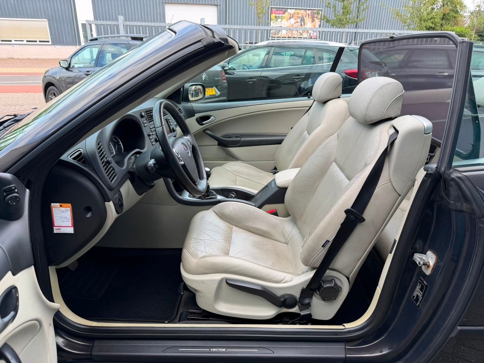 Saab 9-3 Cabrio 2.0t Vector Leder Clima Navi Cruise 17" Lm v, Auto's, Voorwielaandrijving, 1998 cc, Gebruikt, 4 cilinders