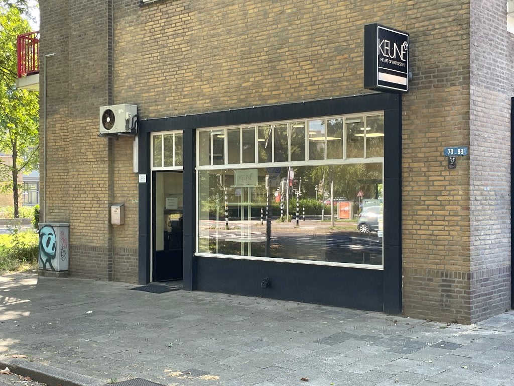 Per direct te huur in Utrecht winkel/bedrijfsruimte 42 m2., 42 m², Huur, Winkelruimte
