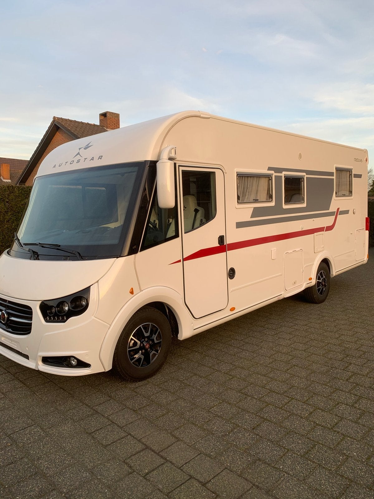 Zeer mooie Autostar integraal camper met 2 tv's en voortent, Chemisch toilet, Fiat, Particulier, Afzuigkap