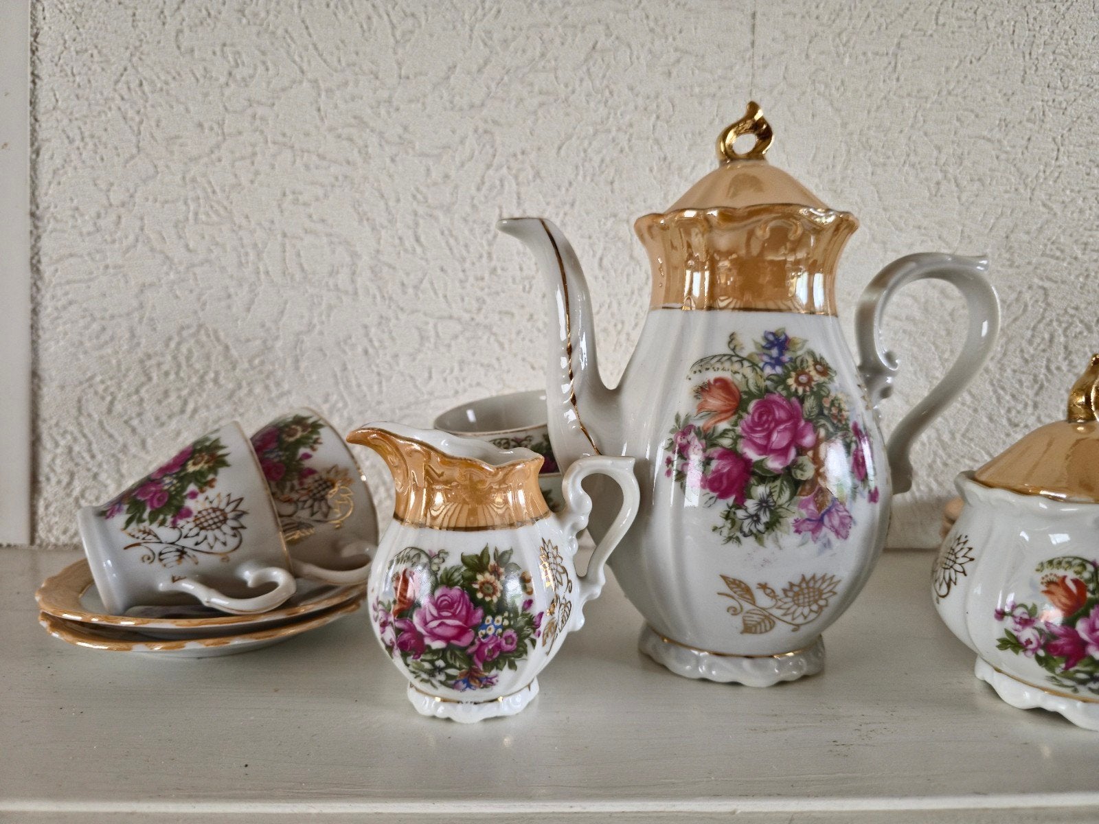 Vintage Koffieservies met Bloemmotief/Goudkleurige Detail, Ophalen