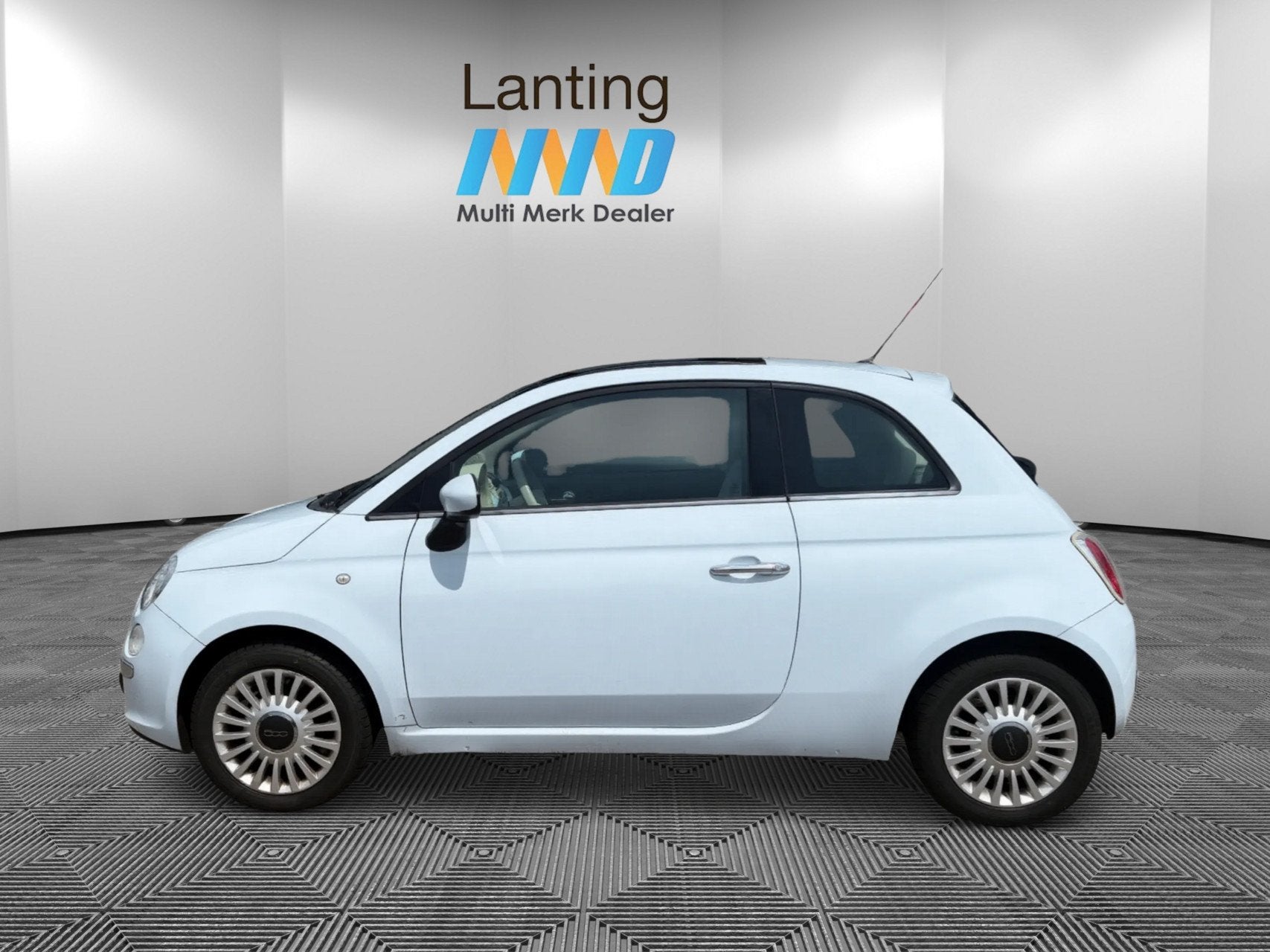 Fiat 500 1.2 4 cilinder Lounge, pano dak, airco, baby blauw, Stof, Gebruikt, 1242 cc, 4 cilinders