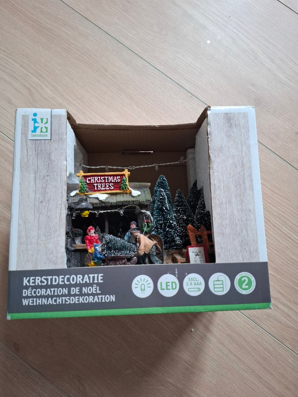 Intratuin kersthuisje Decoratie Christmas Trees, Ophalen of Verzenden, Zo goed als nieuw