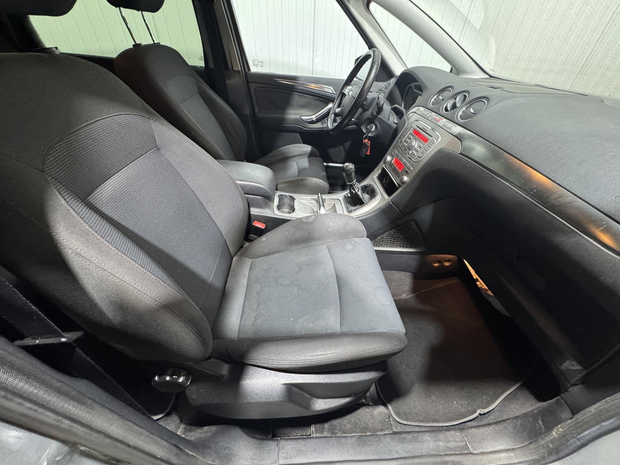 Foto 12 van Ford S-Max 2.0-16V Super netjes Technisch 100 %