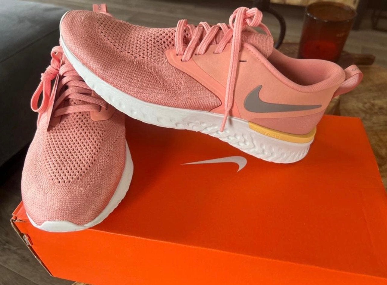 Nike Odyssey React 2 Flyknit hardloopschoenen dames 40, Sportschoenen, Nieuw, Ophalen of Verzenden, Roze