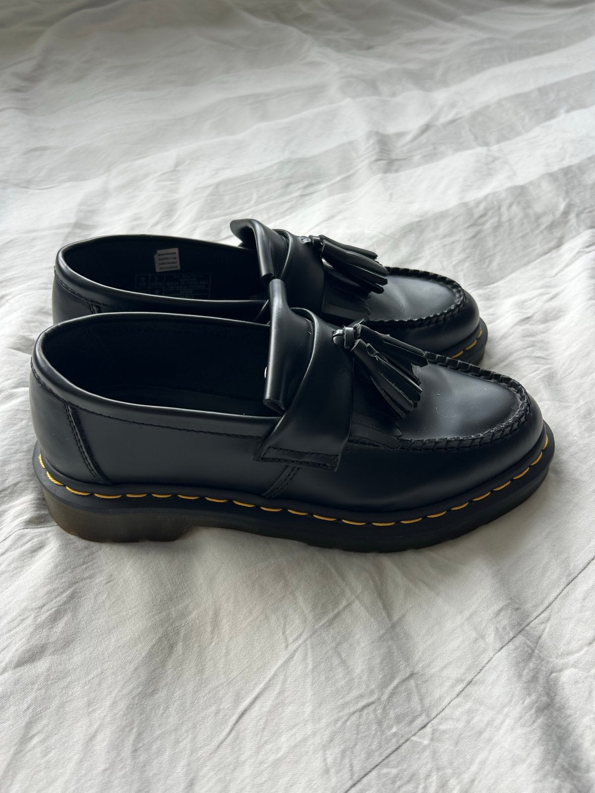 Dr. Martens Adrian Tassel Loafers - Zwart, Kleding | Dames, Ophalen of Verzenden, Zo goed als nieuw, Zwart, Instappers