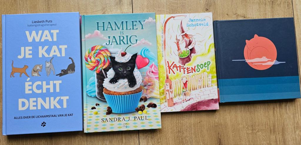Vier Kattenboeken, Ophalen of Verzenden, Gelezen, Nederland