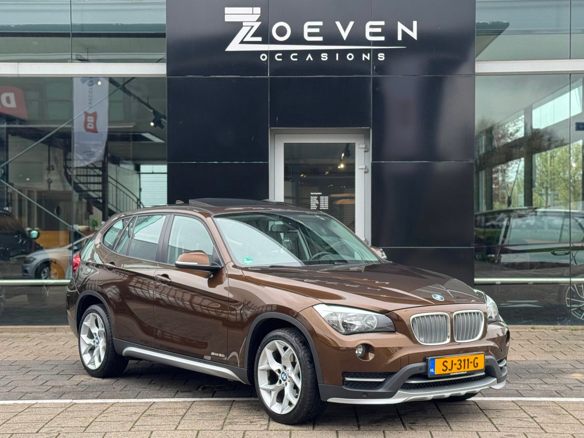 BMW X1 SDrive20i Limited Series panoramadak/automaat/camera/, Leder, 184 pk, SUV of Terreinwagen, 84 €/maand
