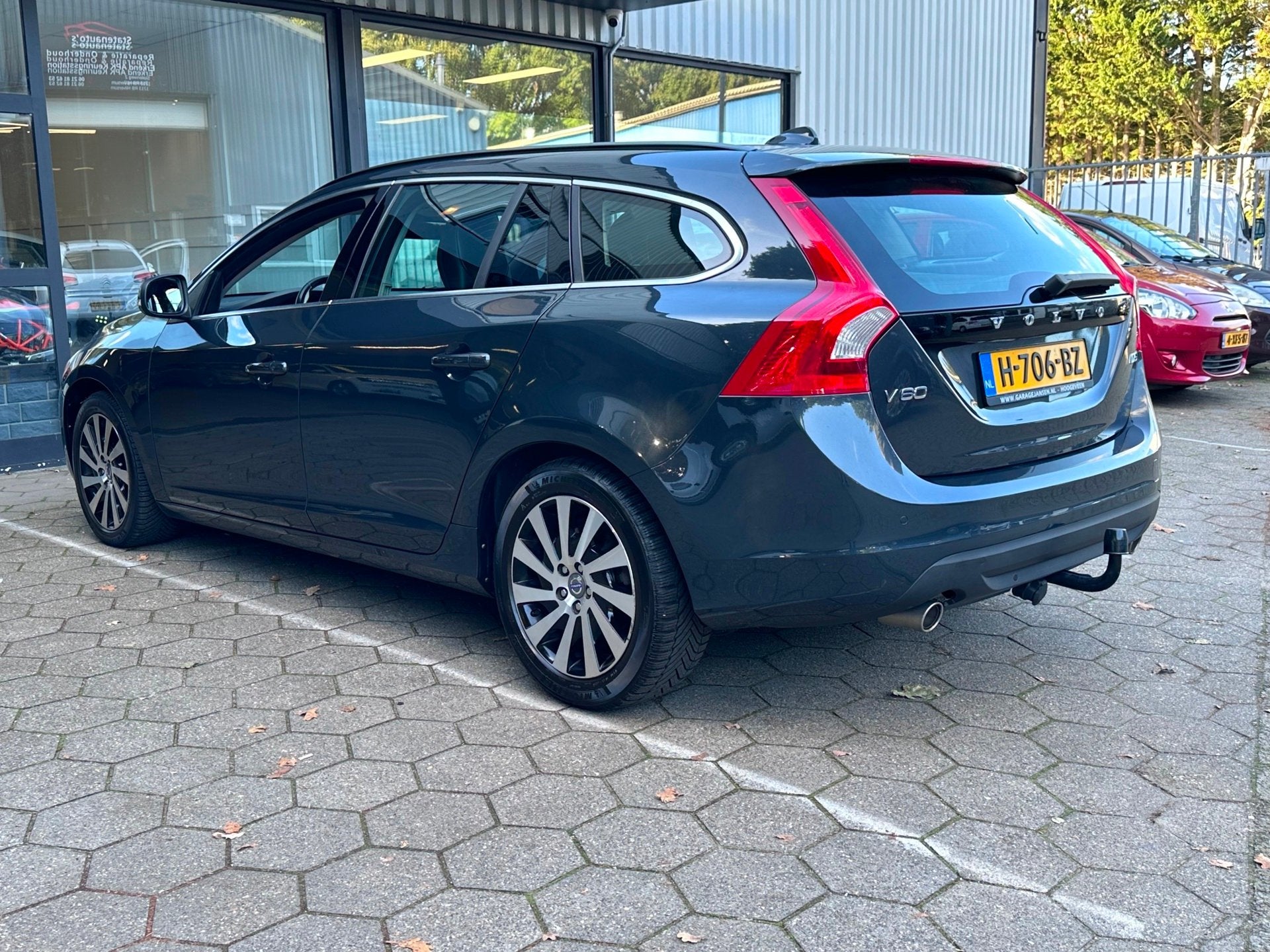 Volvo V60 2.4 D5 Summum / Airco / Leder / navigatie /, Auto's, Euro 5, Leder, Diesel, 1543 kg