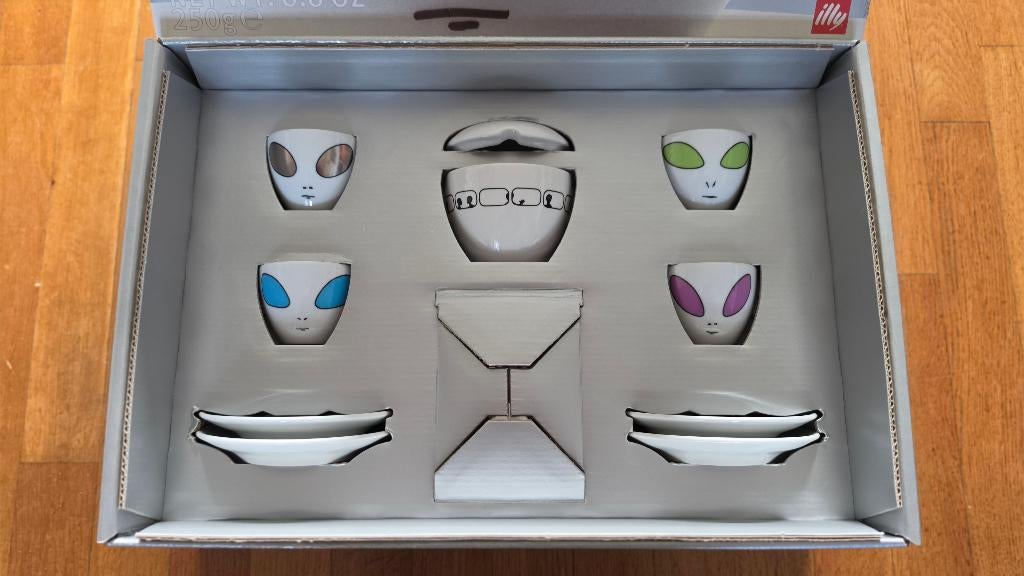 Illy Art Collection David Byrne "Alien" cups (2000/2001), Ophalen of Verzenden, Nieuw, Porselein, Kop en/of schotel